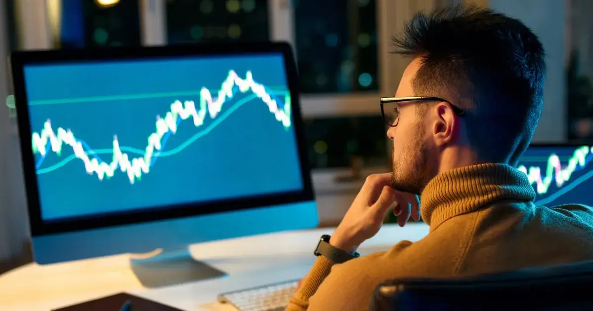 Zdjęcie Czy warto inwestować w dolary? Odkryj ryzyka i korzyści tej decyzji