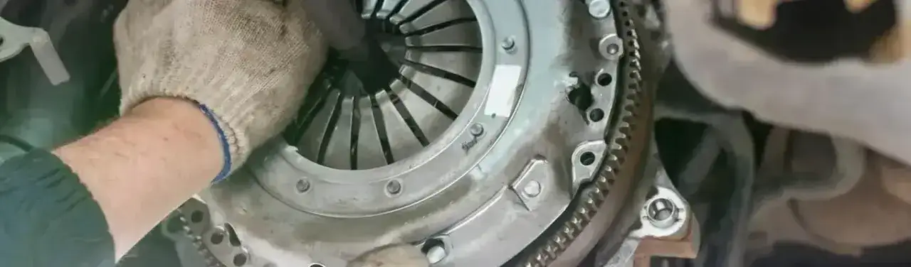 Zdjęcie Sprzęgło nie wysprzęgla – objawy, które mogą zrujnować jazdę