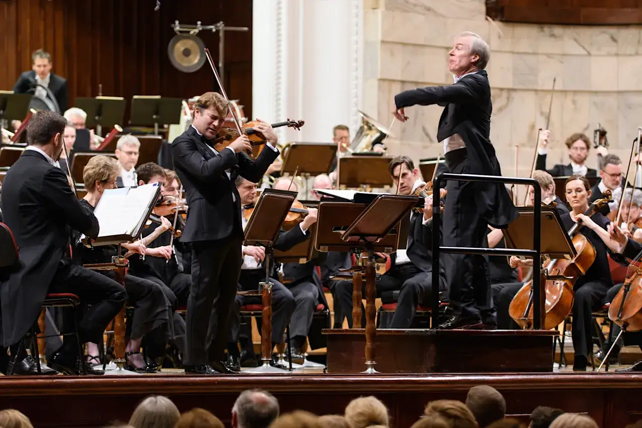 Zdjęcie Orkiestra symfoniczna Sydney: historia, koncerty i wyjątkowe wydarzenia