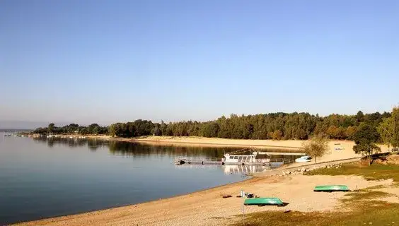 Zdjęcie Skorochów atrakcje: Odkryj najciekawsze miejsca nad Jeziorem Nyskim