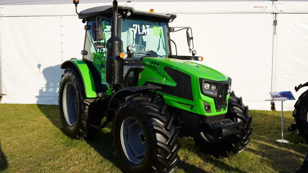 Zdjęcie Ile waży ciągnik rolniczy? Poznaj zaskakujące różnice w wagach modeli