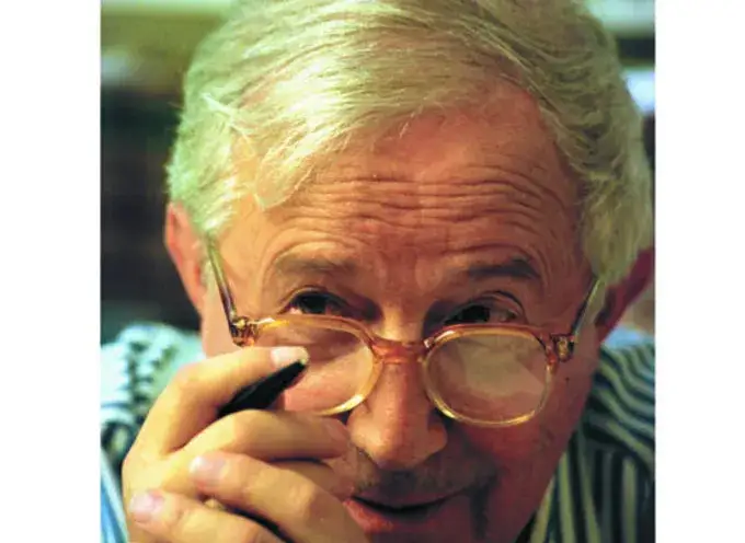 Zdjęcie Ocalony wiersz Różewicza: analiza i głębokie znaczenie poetyckie