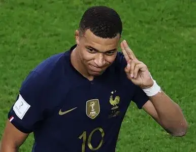 Zdjęcie Kylian Mbappé wiek – zaskakujące fakty o jego karierze i osiągnięciach