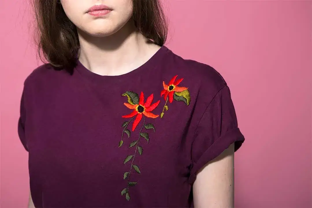 Zdjęcie Jak zrobić haft na bluzie - proste sposoby, które zachwycą każdego