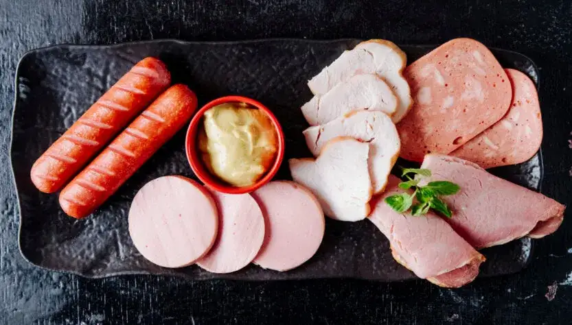 Zdjęcie Jaka sól do kiełbasy? Klucz do idealnego smaku i bezpieczeństwa