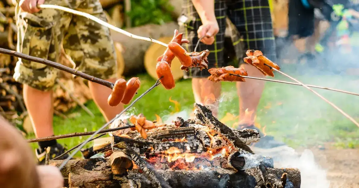 Zdjęcie Czy można zrobić ognisko na swojej posesji? Przepisy i bezpieczeństwo