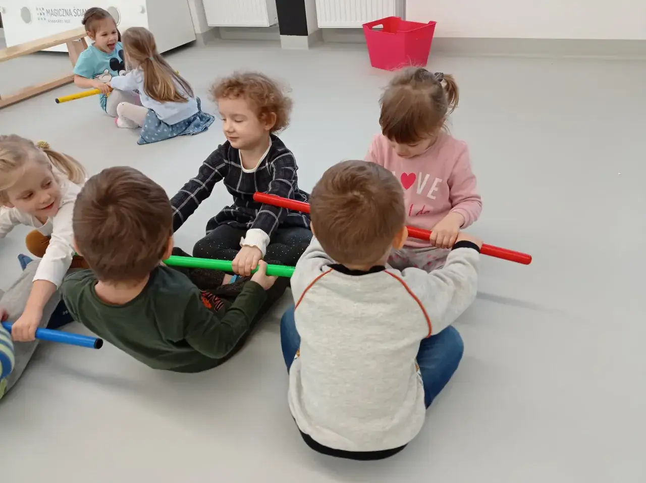 Zdjęcie Gimnastyka korekcyjna w przedszkolu: klucz do zdrowej postawy dziecka