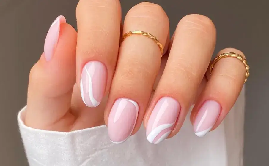 Zdjęcie Końcówki do manicure – jakie mają zastosowania i jak je wybrać