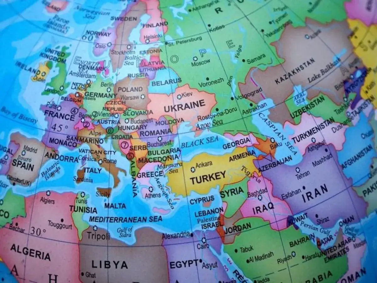 Kompas, droga w przyszłość, planowanie podr&oacute;ży