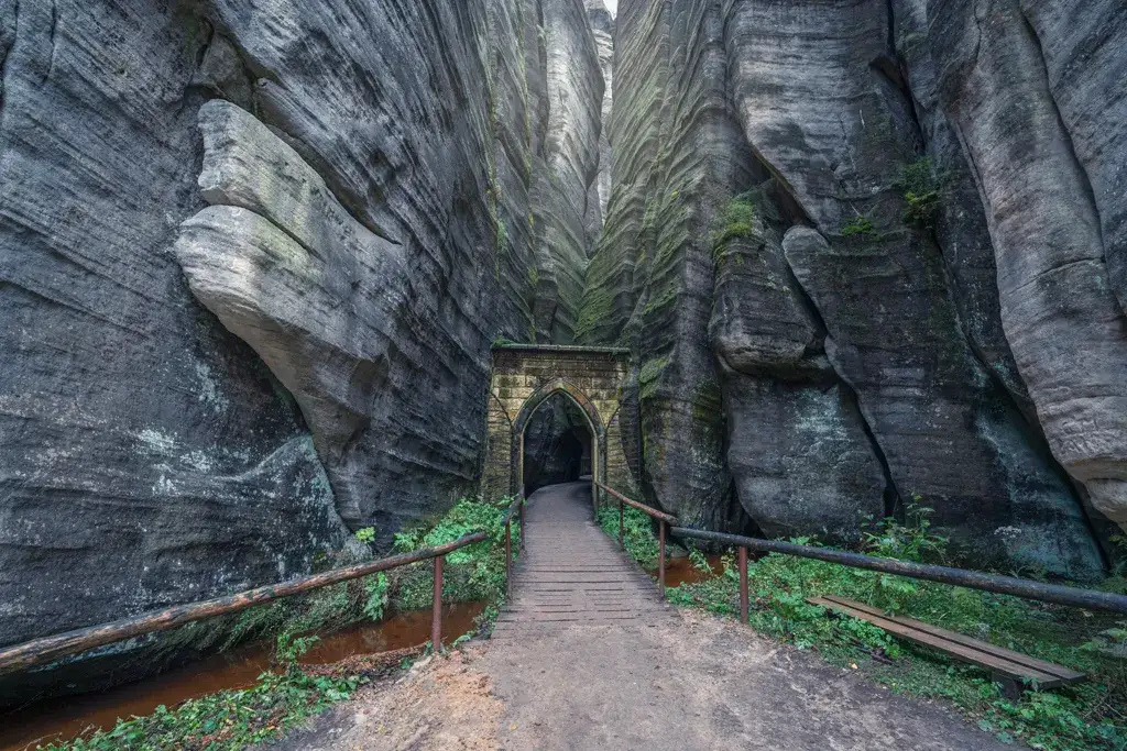 Czeskie Skalne Miasto Adr&scaron;pach skały