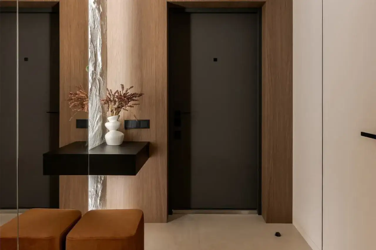 inspiracje szary przedpok&oacute;j z kolorowymi akcentami