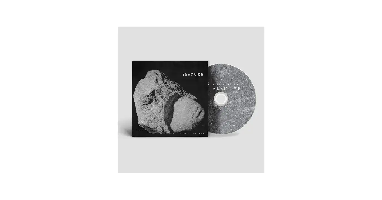 Okładka i płyta CD zespołu The Cure z nową płytą 