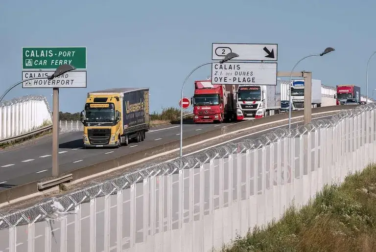 ogrodzenie port Calais autostrada