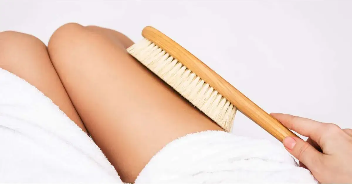 prawidłowe suszenie szczotki do masażu włosiem w dół