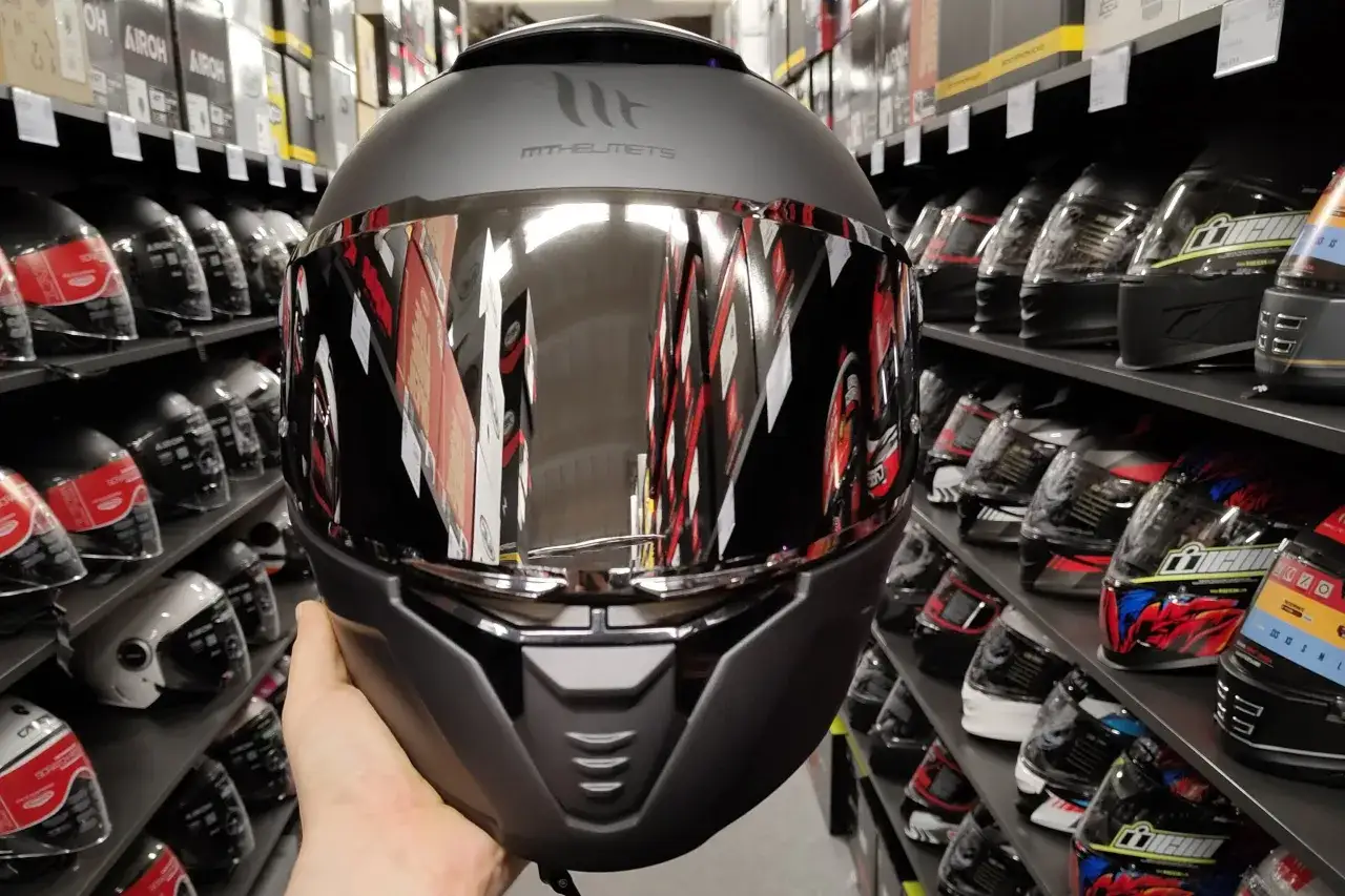 mierzenie kasku motocyklowego