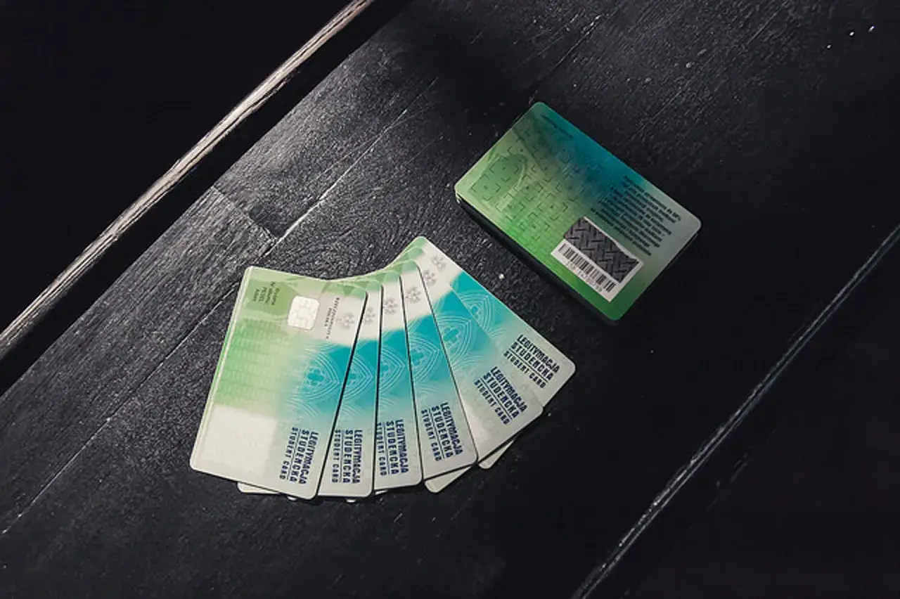 Hologram na legitymacji szkolnej