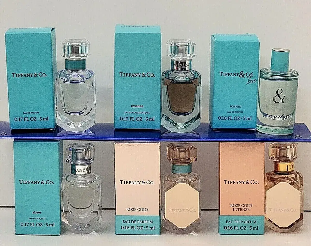 kolekcja perfum Tiffany & Co. r&oacute;żne flakony