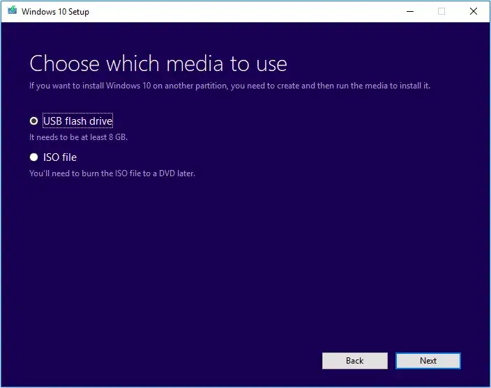Pendrive z Windows 10 Media Creation Tool ekran