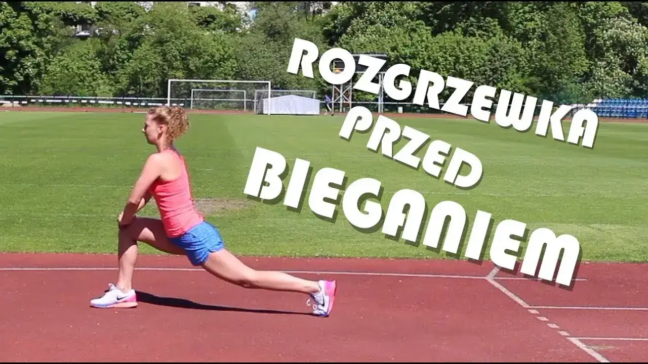 biegaczka rozciągająca się przed biegiem