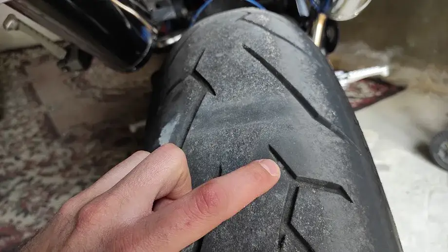 motocykl opona zużycie bieżnika