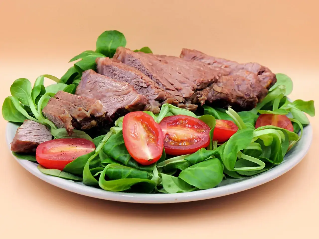 Zdjęcie Najlepsze sałatki do steka, które zachwycą Twoje podniebienie