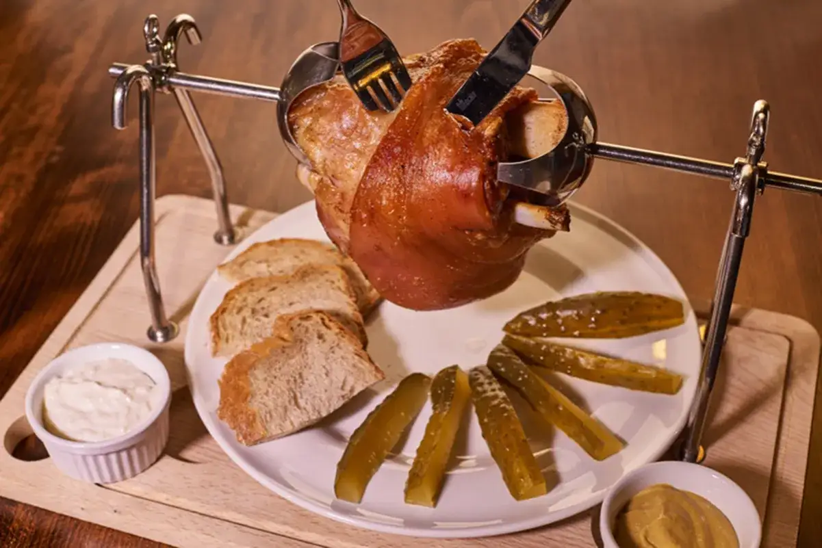 golonka krak&oacute;w restauracja