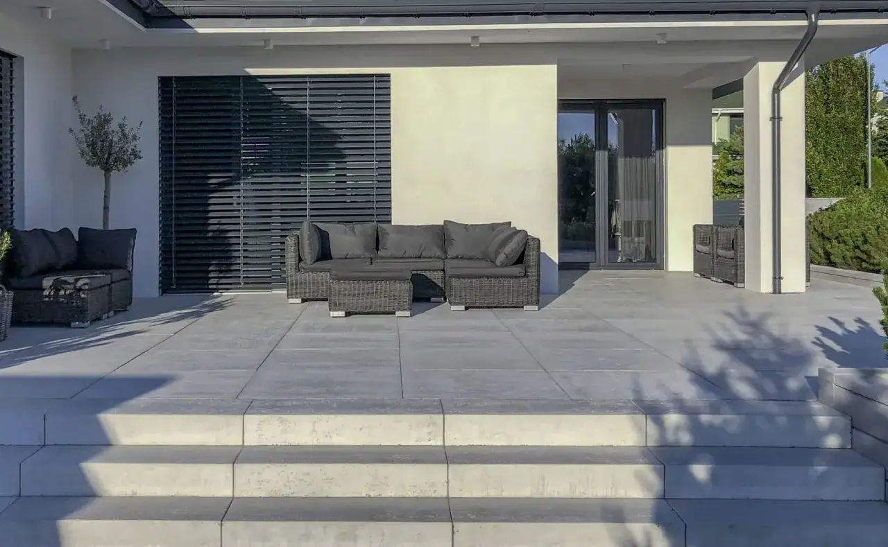 Pękające fugi na tarasie