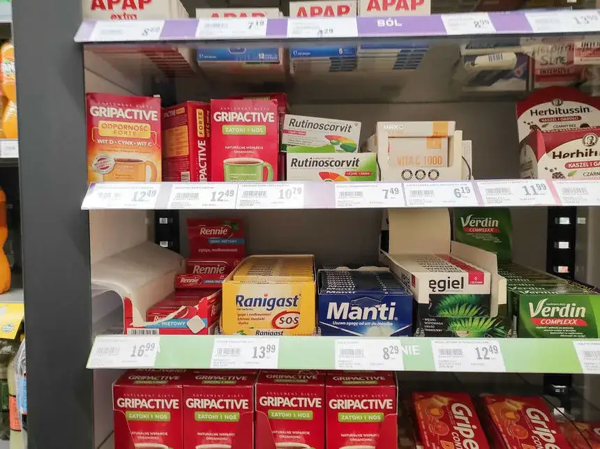 leki na stacji benzynowej półka