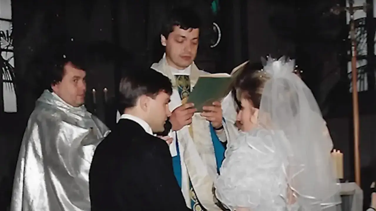 Para młoda w kościele, ślub kościelny