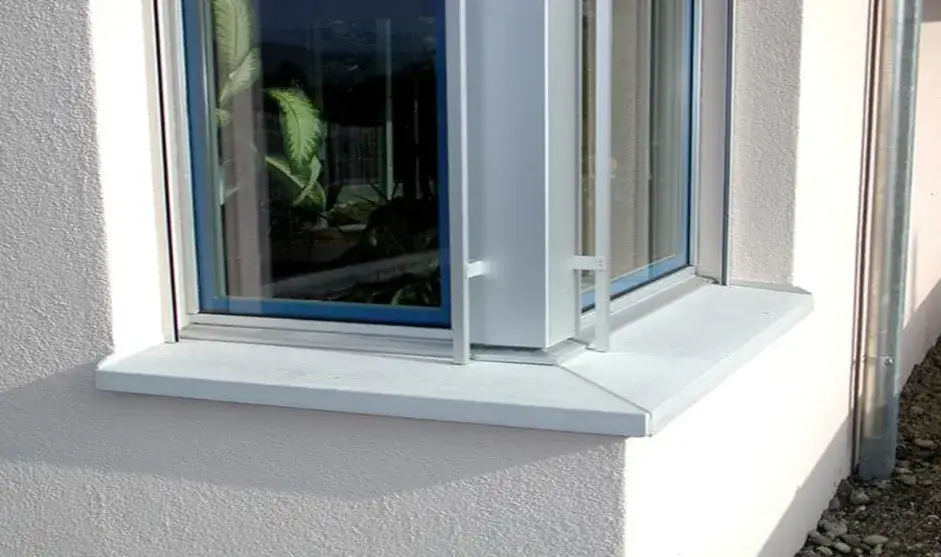 parapety zewnętrzne do białych okien r&oacute;żne kolory i materiały