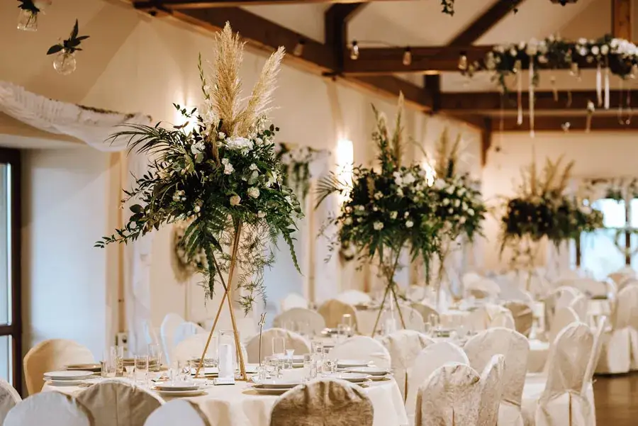 układ stołów weselnych okrągłe prostokątne