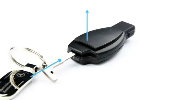 Zdjęcie Jak łatwo wymienić baterię w kluczyku Mercedes W203 i uniknąć problemów