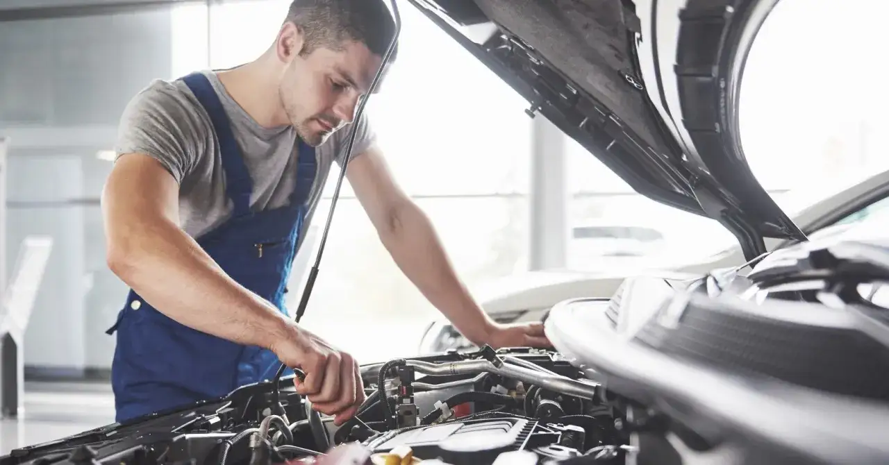 warsztat samochodowy ASO kontra niezależny mechanik