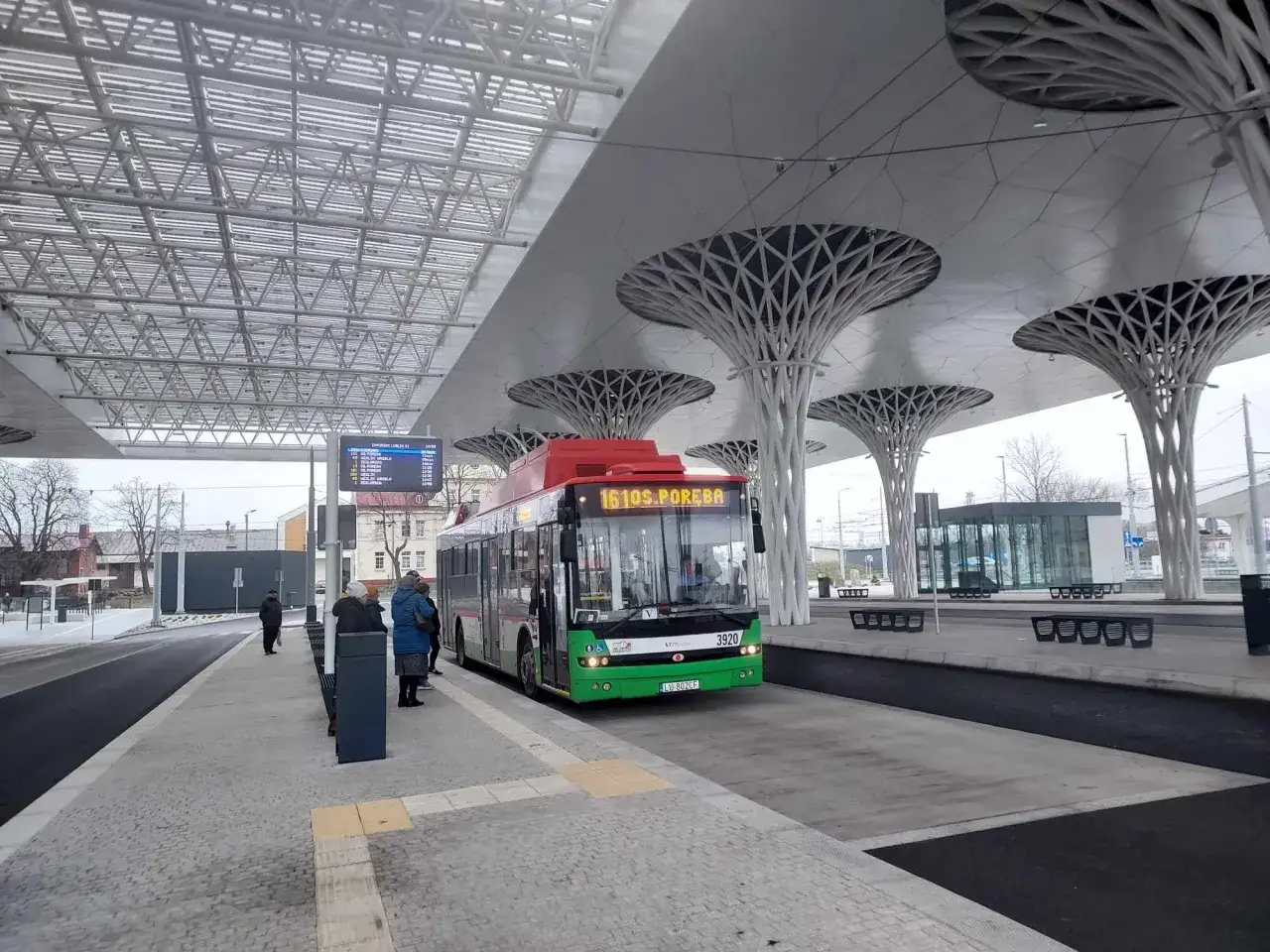 Nowy dworzec autobusowy w Lublinie. Sprawdź rozkład jazdy, by dowiedzieć się, jak dojechać do celu.