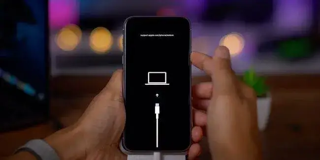 iPhone tryb awaryjny recovery mode