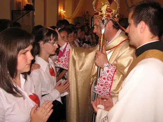 Zdjęcie Czy do bierzmowania potrzebna jest świeca? Oto, co warto wiedzieć