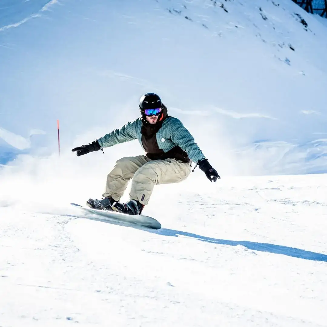 Zdjęcie Ile zajmuje nauka jazdy na snowboardzie i co wpływa na czas nauki