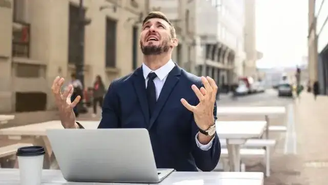 Zdjęcie Jak wyłączyć laptopa który się zawiesił i uniknąć problemów z zamrażaniem