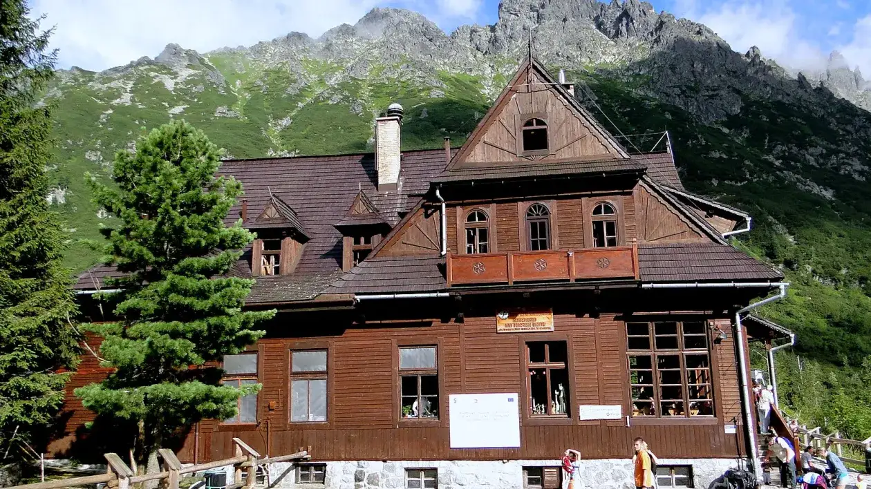 Zdjęcie Ile kosztuje nocleg w schronisku? Ceny i warunki w PTTK