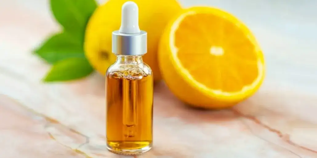 Zdjęcie Serum z witaminą C latem: bezpieczne i korzystne dla skóry?