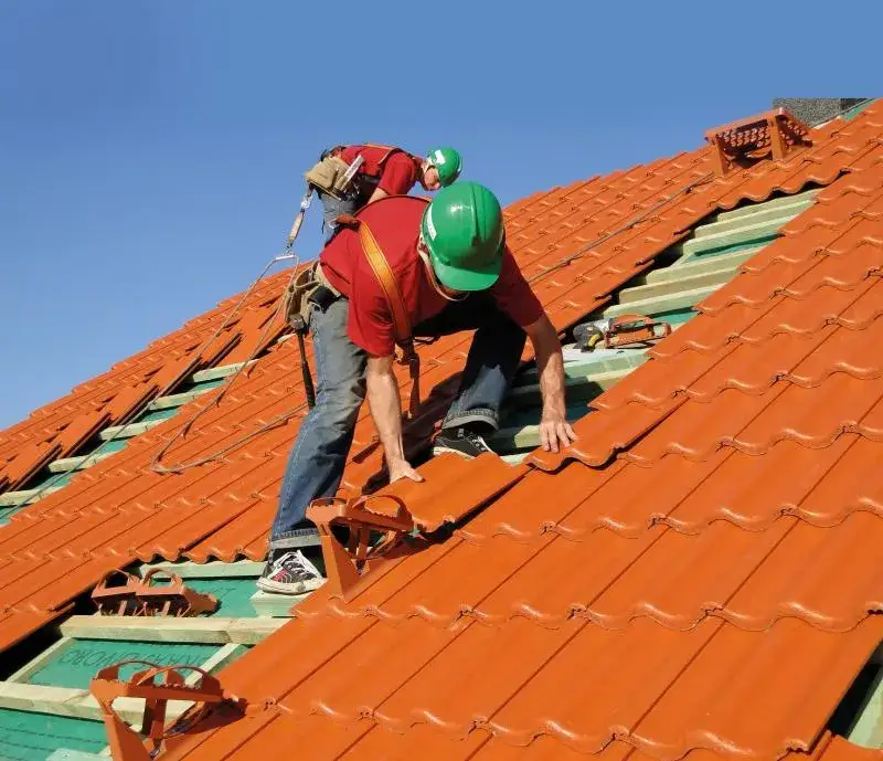 Zdjęcie Jak zostać dekarzem - kluczowe kroki do zdobycia zawodu i sukcesu