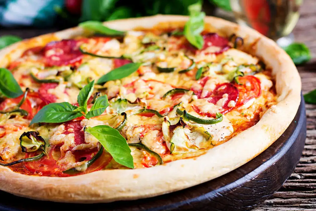 Zdjęcie Kiedy jest dzień pizzy? Odkryj daty i tradycje z różnych krajów