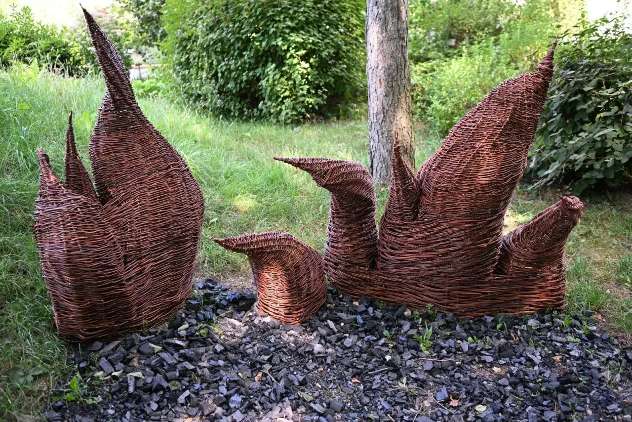 Zdjęcie Rzeźby z wikliny do ogrodu – jak wybrać i pielęgnować, by cieszyć się nimi latami
