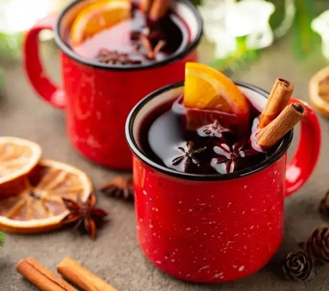 Zdjęcie Jak zrobić grzańca z wódki – prosty przepis na pyszny napój na zimno