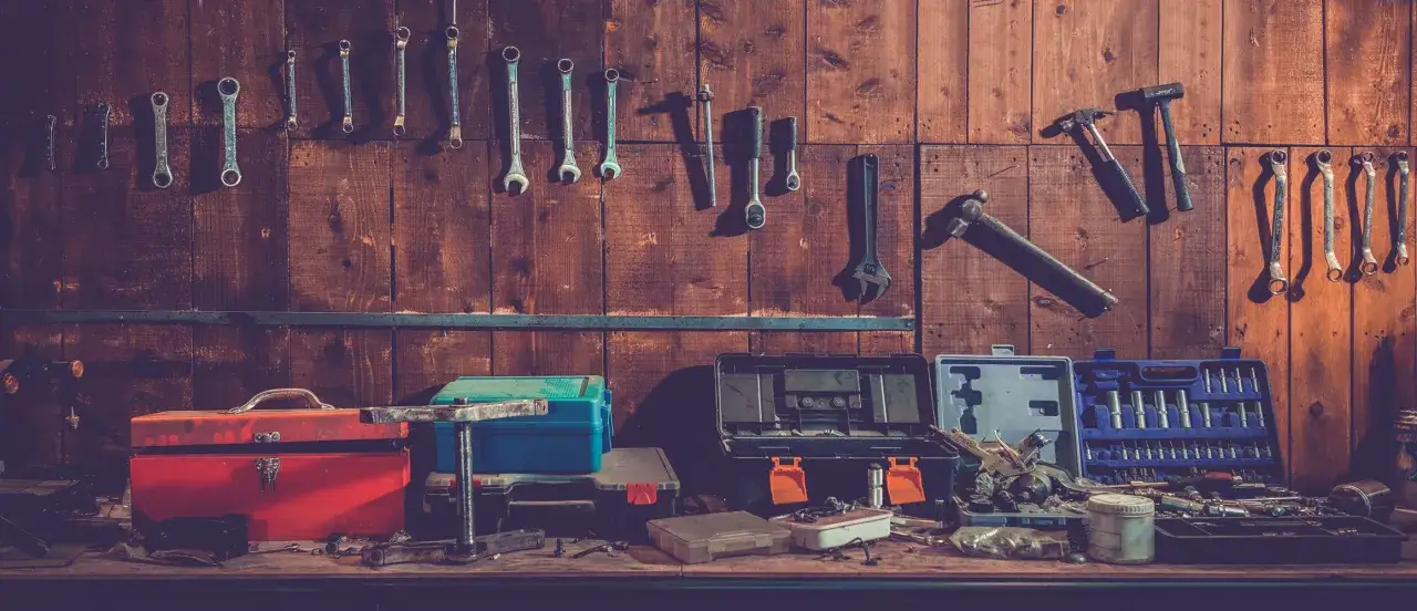 Metalowe regały warsztatowe