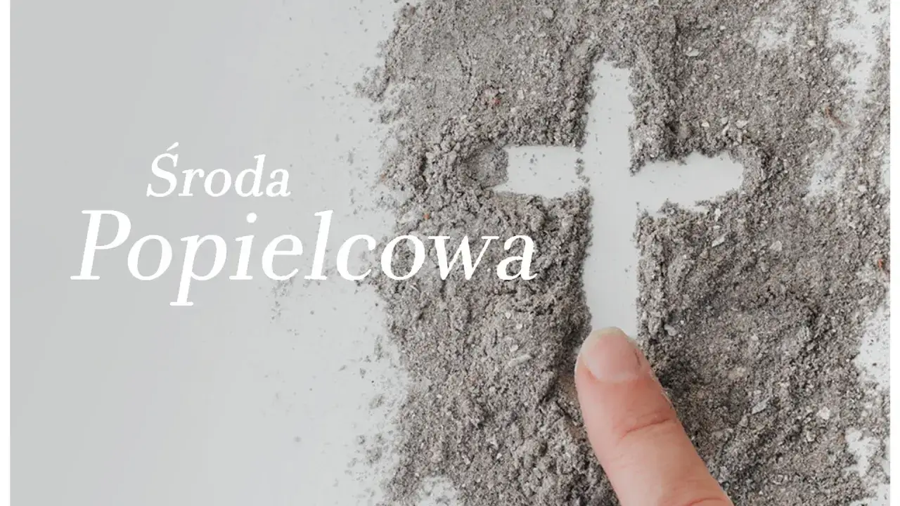 Popiół na krzyż i napis 