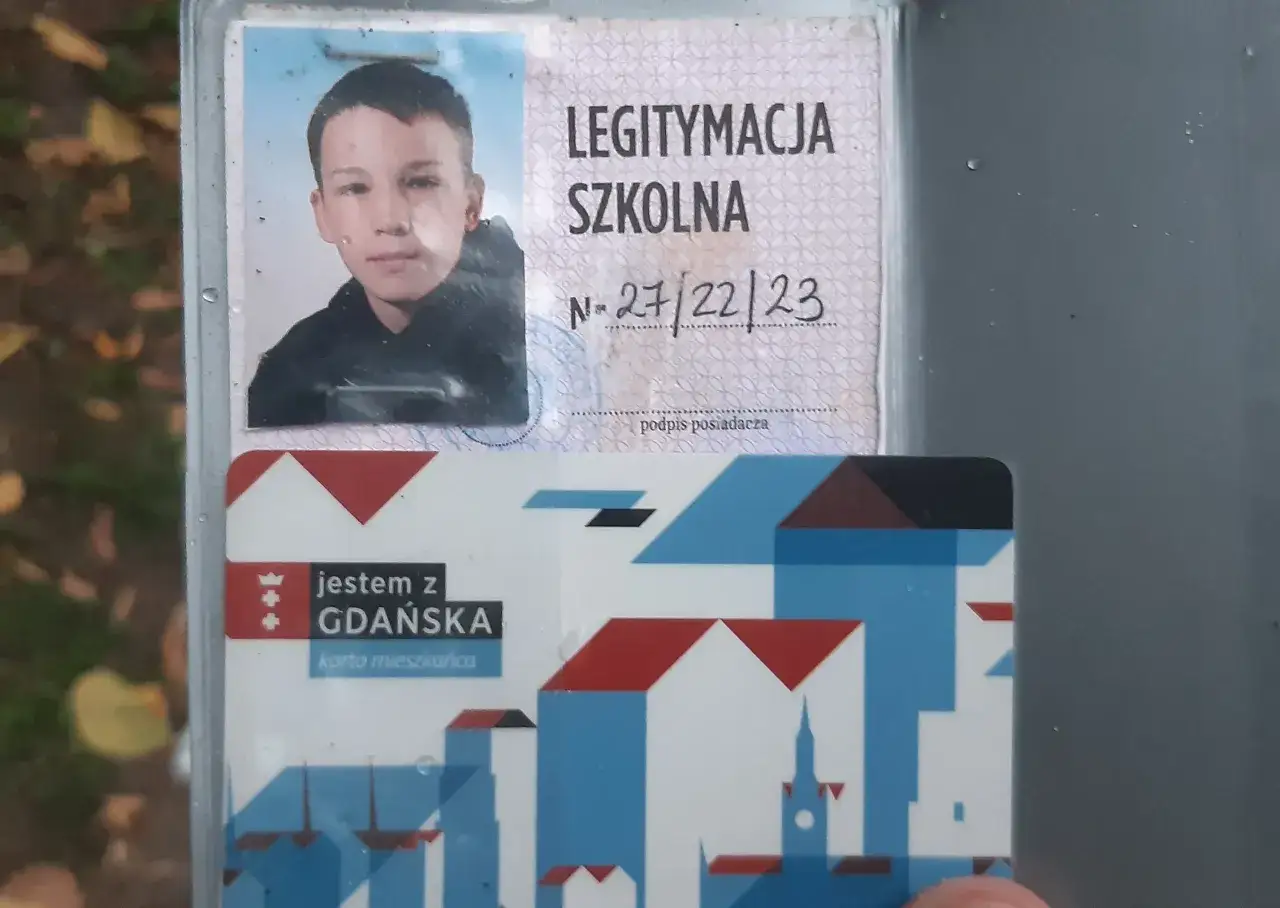 Legitymacja szkolna ze szkoły policealnej, bilet PKP i bilet ZTM