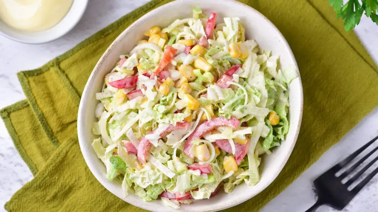 Zdjęcie Prosta i tania sałatka na grilla, która zachwyci każdego gościa