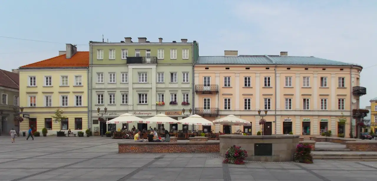 Rynek Trybunalski Piotrk&oacute;w Trybunalski zabytkowe kamienice