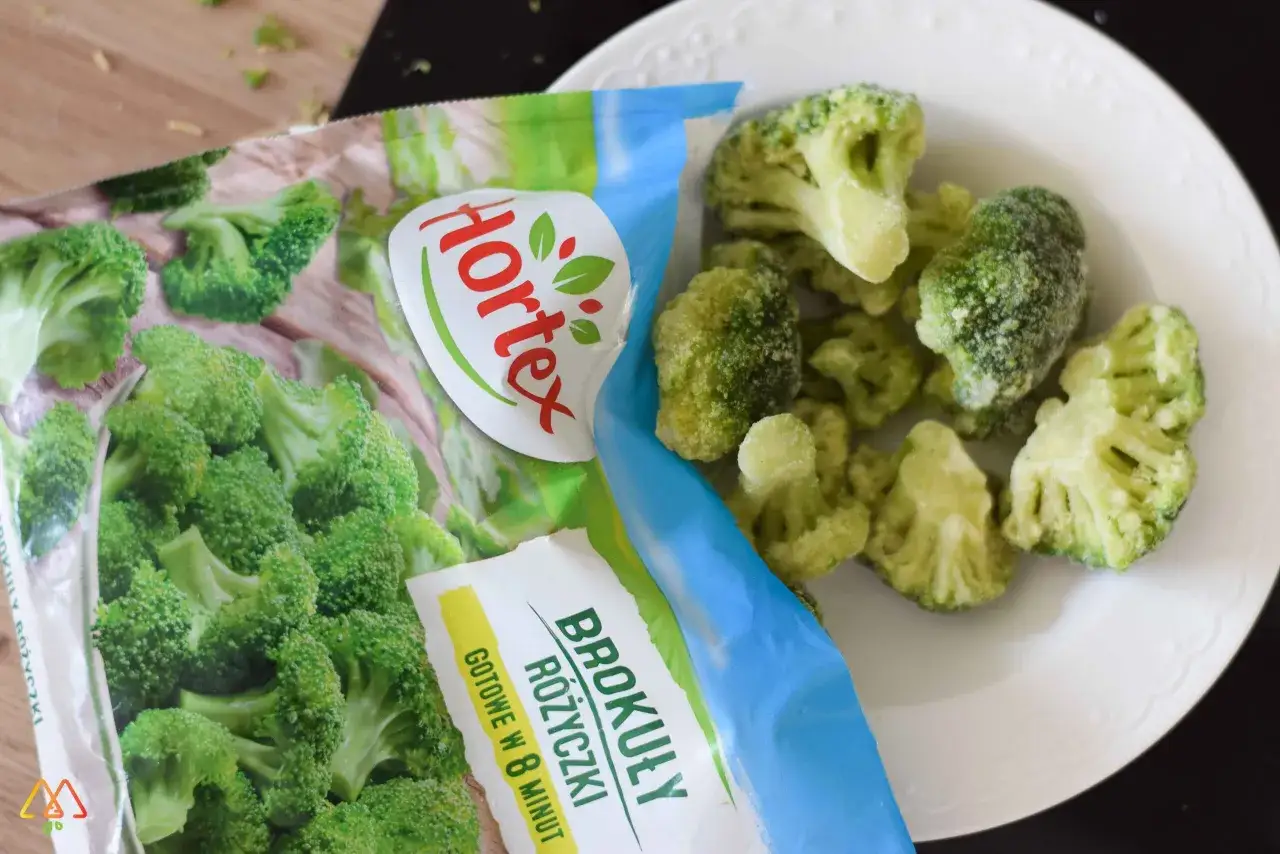 Mrożone różyczki brokułów Hortex, idealne jako zdrowe jedzenie dla niemowlaka. Gotowe w 8 minut.